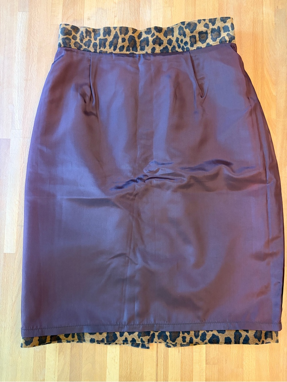 Danier Leopard-Print Pencil Skirt in Brown and Black - Picture 7 of 12